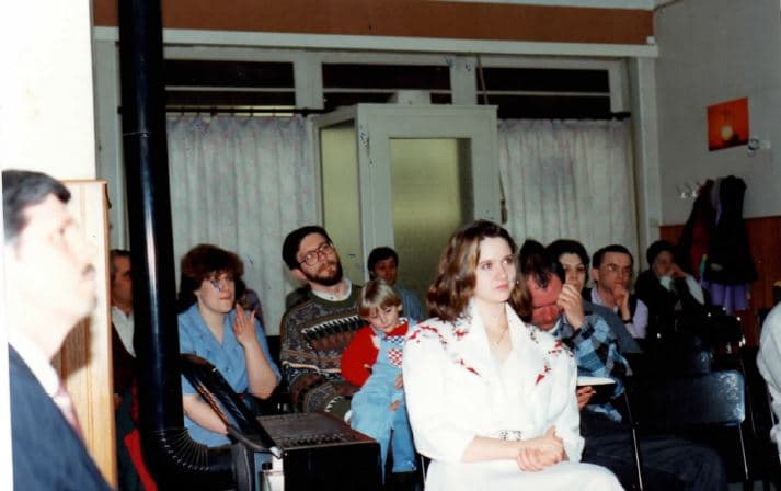 Un des premiers rassemblements de l'Église, à Esch-sur-Alzette dans les années 1980.